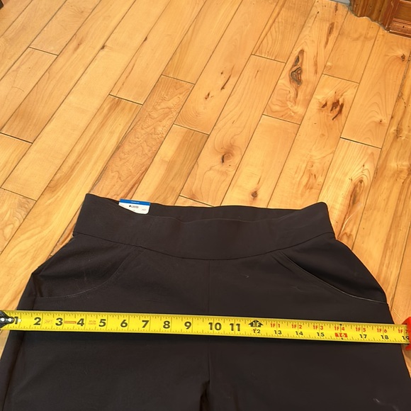 NWT Columbia Capris - Picture 5 of 9